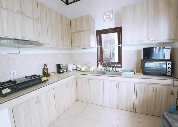 The Kedungu House - 3 Bedroom With Private Pool, 7min To